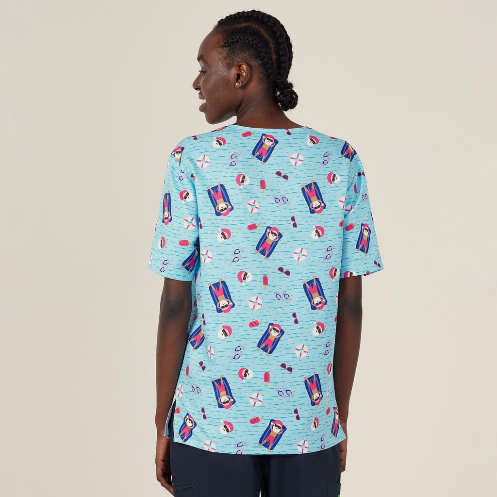 NNT Unisex Festive Santa Pool Party Scrub Top CATRGK (Aqua Santa Print)_2